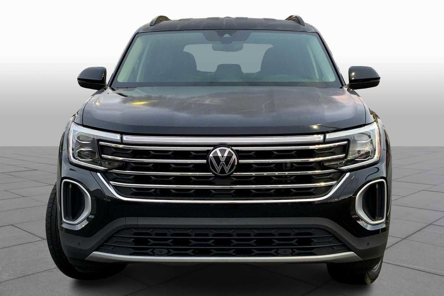 Used 2024 Volkswagen Atlas SE image 3