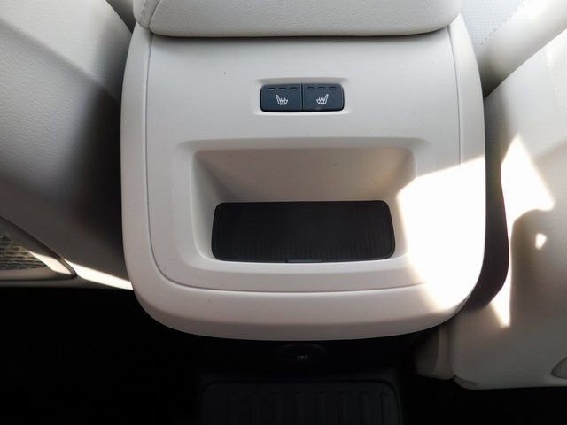 New 2024 Volvo XC60 T8 Ultimate w/ Climate Package image 18