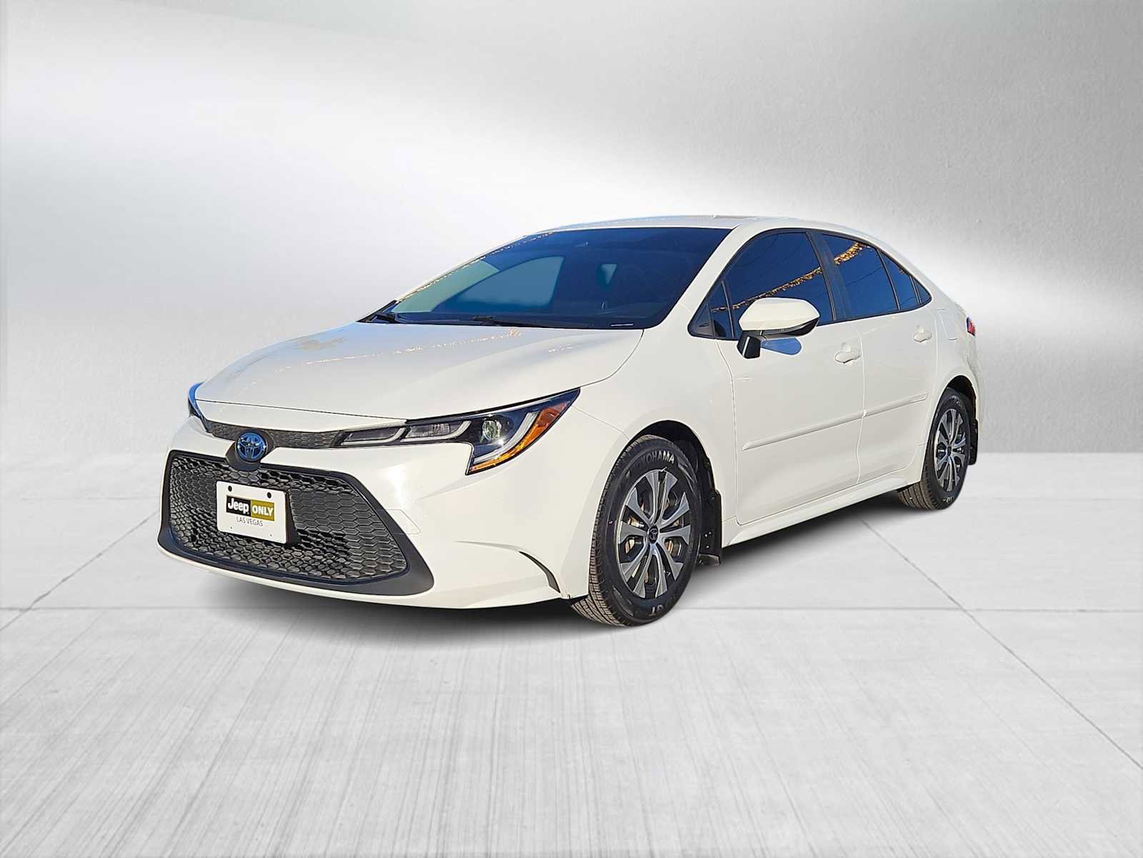 Used 2022 Toyota Corolla LE image 4