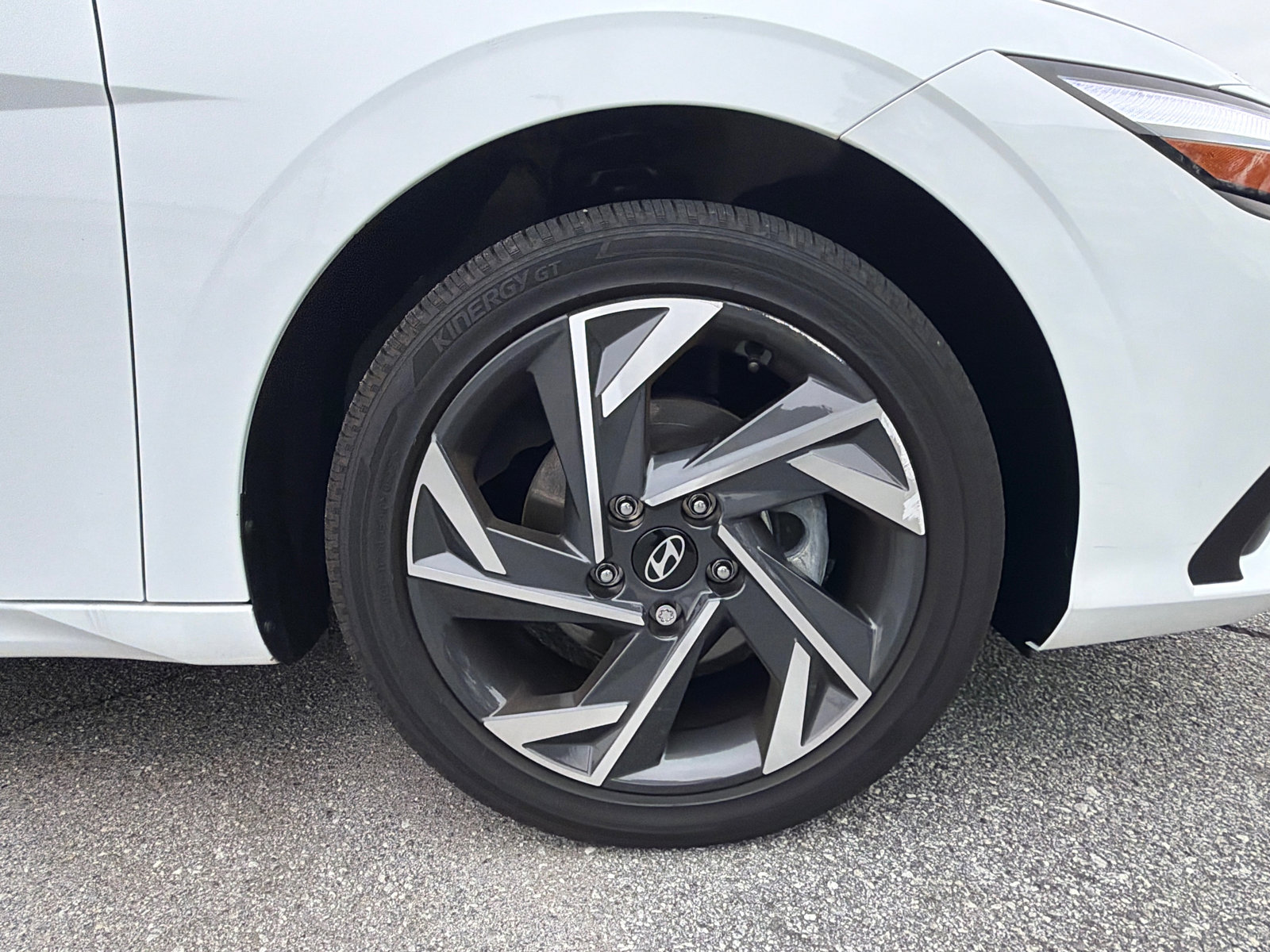 Certified 2025 Hyundai Elantra SEL FWD image 12