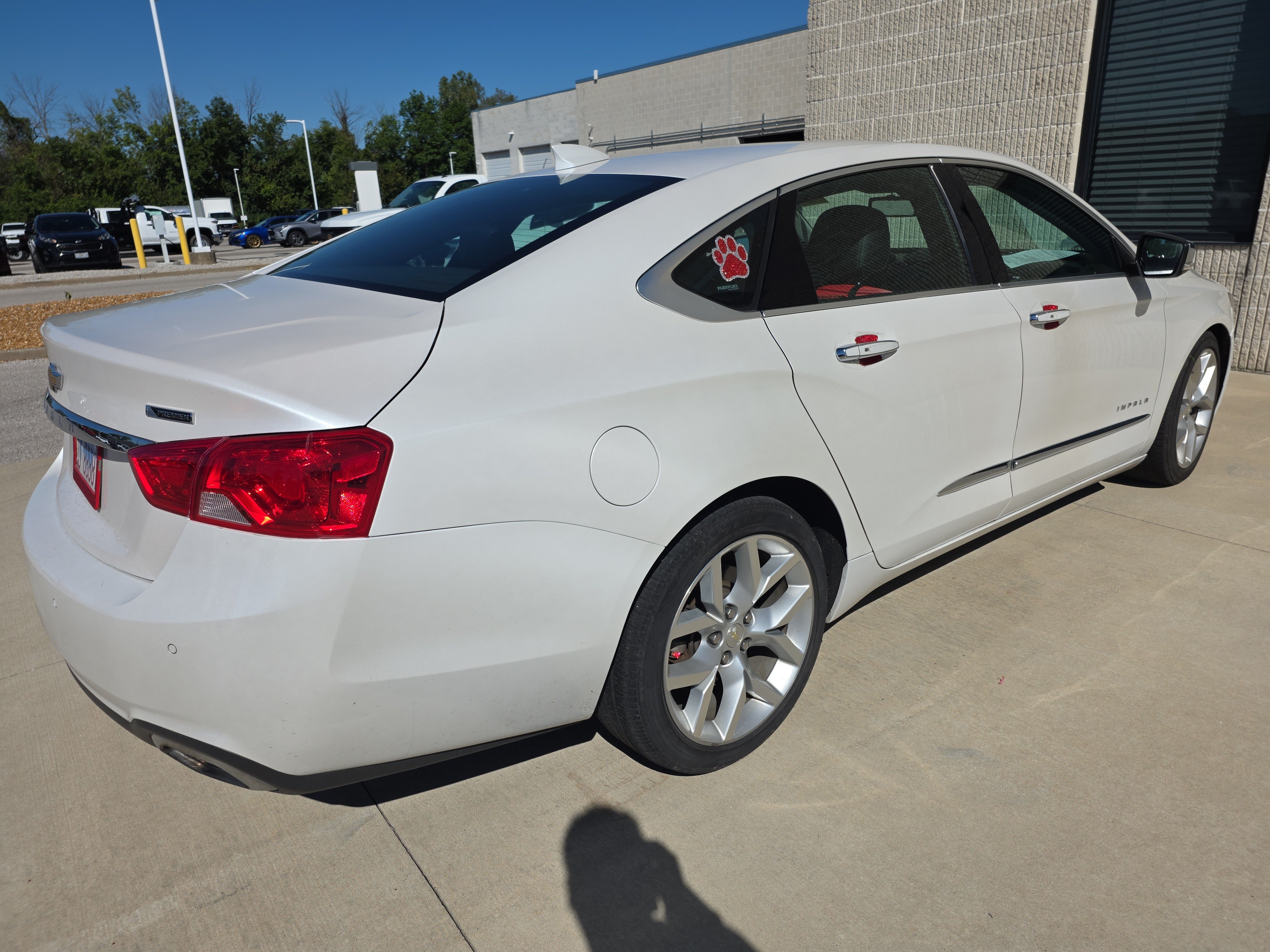 Used 2017 Chevrolet Impala Premier w/ Enhanced Convenience Package FWD image 4