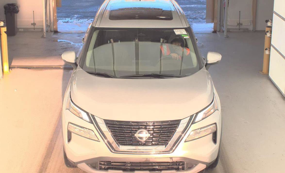 Used 2023 Nissan Rogue SV w/ SV Premium Package image 2