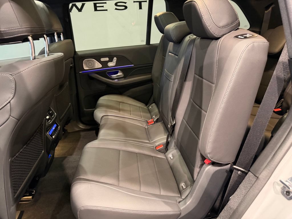 Used 2025 Mercedes-Benz GLS 450 4MATIC w/ AMG Line Exterior image 40