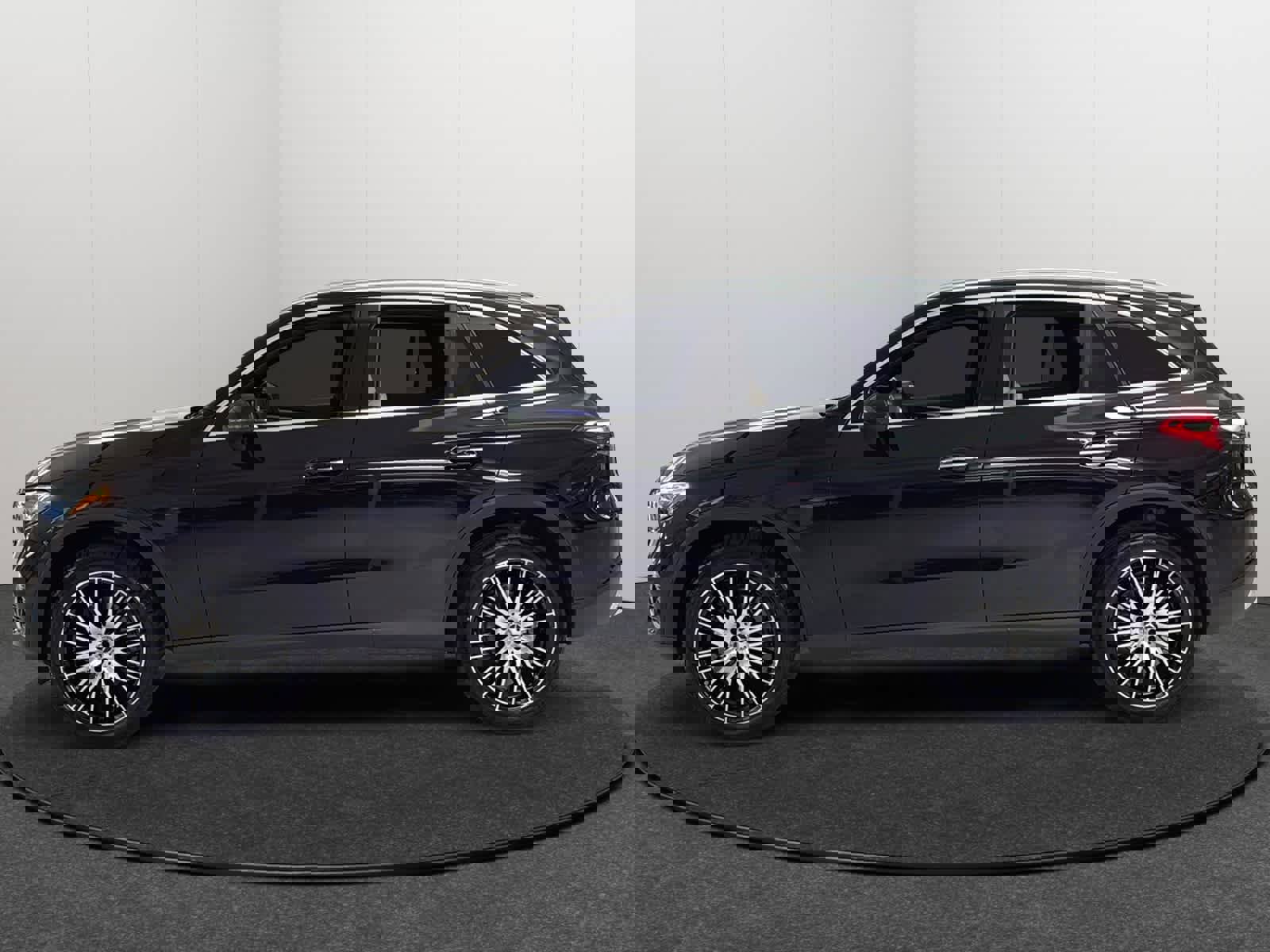 New 2026 Mercedes-Benz GLC 300 4MATIC image 3