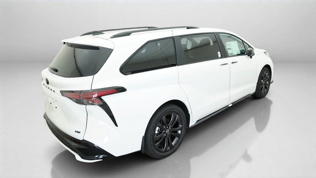 New 2026 Toyota Sienna XSE FWD image 37