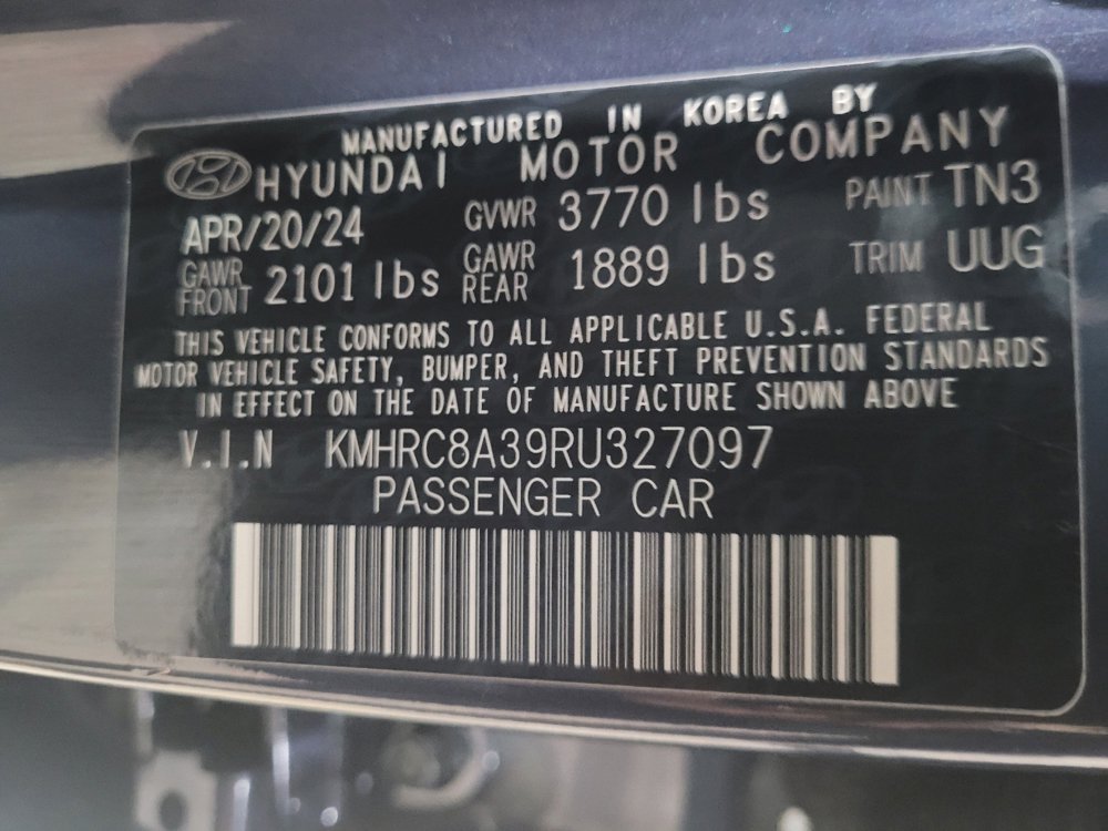 Used 2024 Hyundai Venue Limited image 33