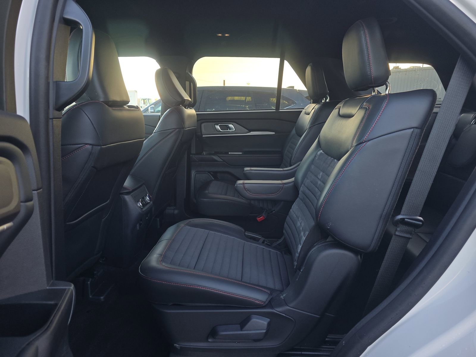Used 2025 Ford Explorer ST-Line AWD/4WD image 10