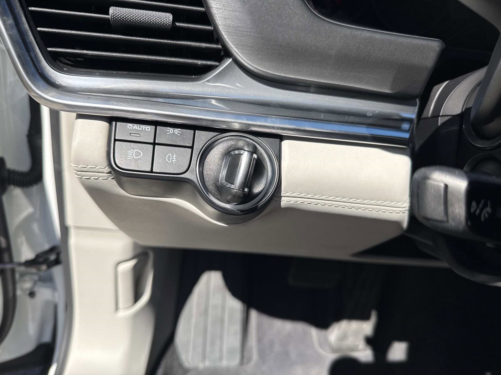 Used 2023 Porsche Panamera 4 Platinum Edition image 31