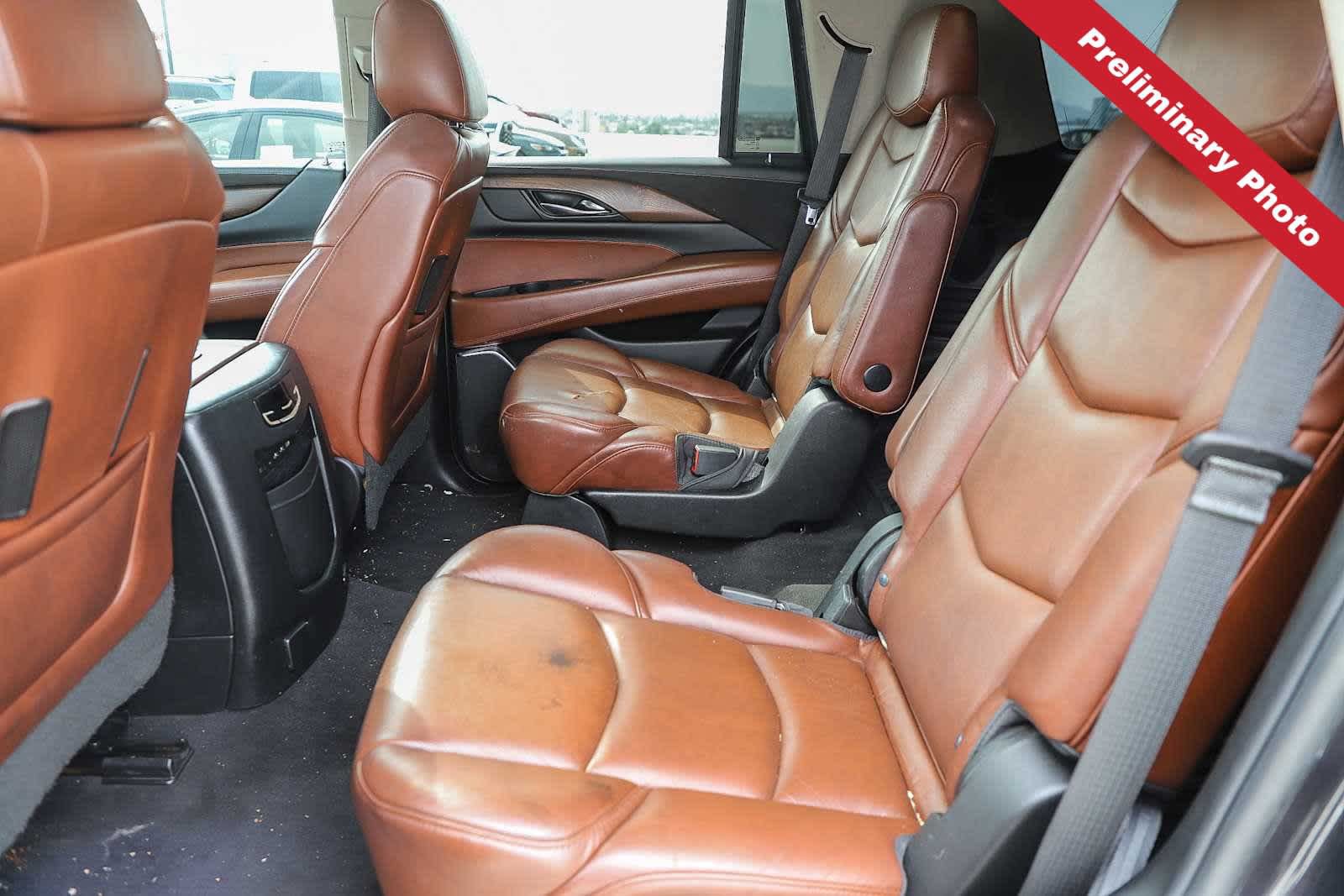 Used 2018 Cadillac Escalade Premium Luxury AWD/4WD image 13