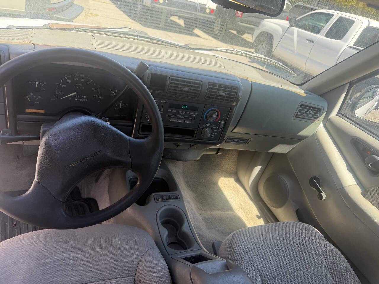 Used 1994 Chevrolet S10 Pickup LS RWD image 7