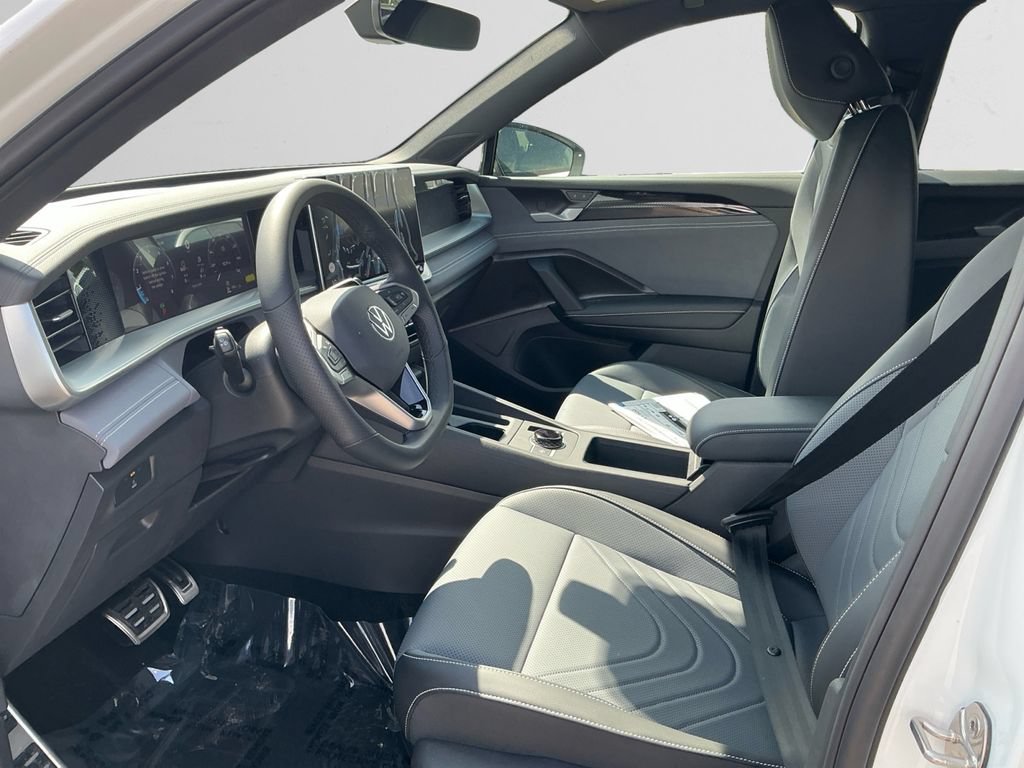 New 2026 Volkswagen Tiguan SE R-Line AWD/4WD image 9