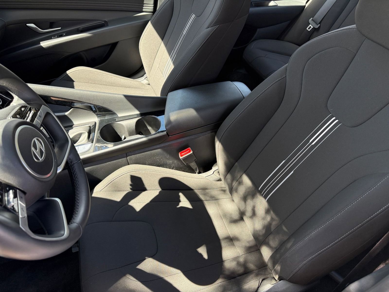 Used 2025 Hyundai Elantra SEL image 38