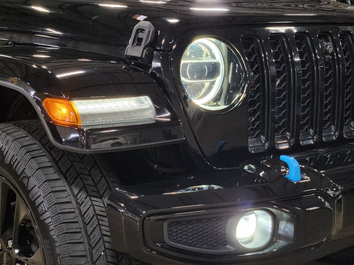 Used 2021 Jeep Wrangler Unlimited Sahara AWD/4WD image 15