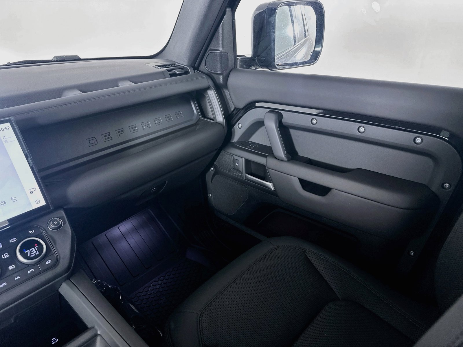 New 2026 Land Rover Defender 110 X-Dynamic SE AWD/4WD image 23