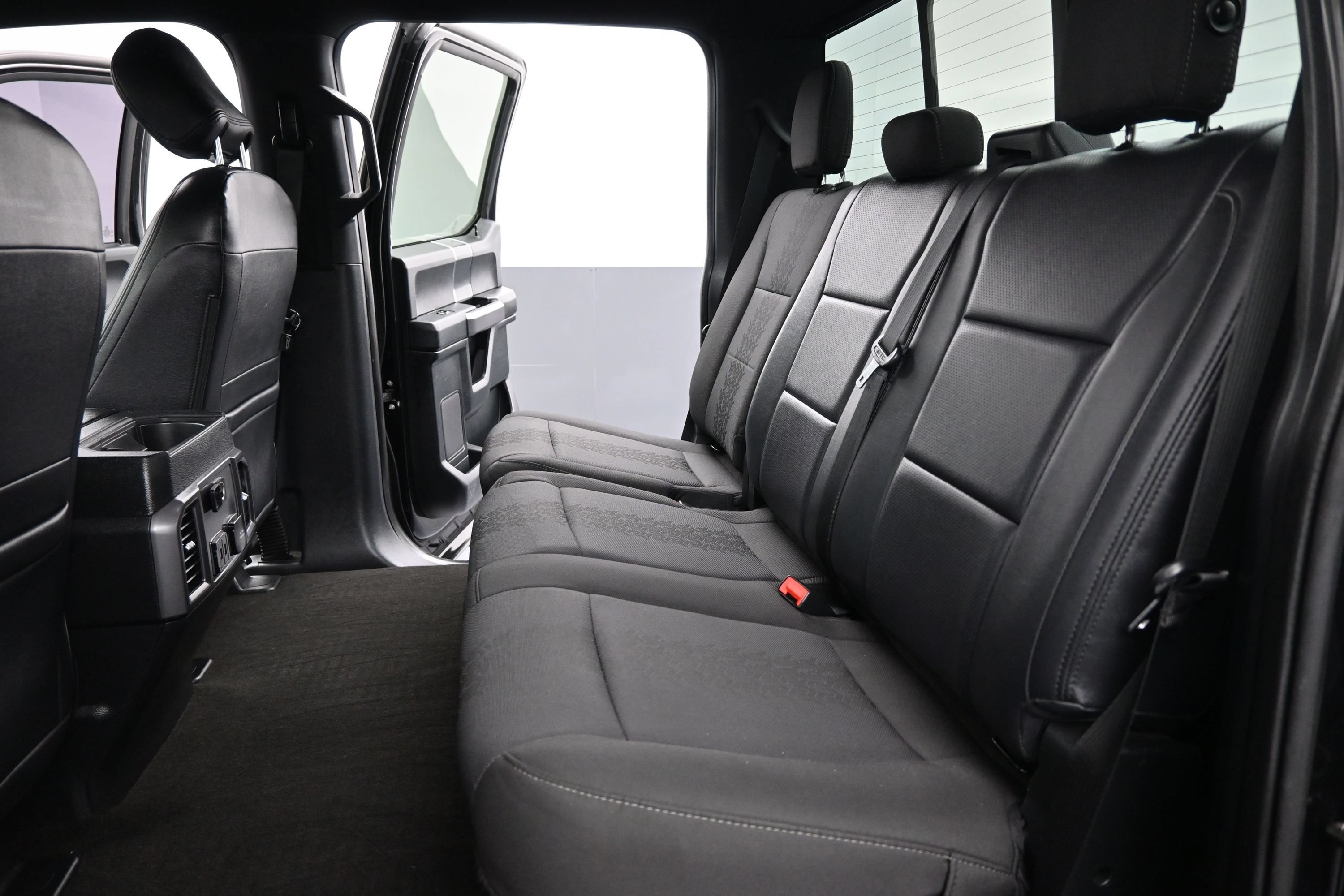 Used 2019 Ford F150 XLT w/ Equipment Group 302A Luxury AWD/4WD image 23