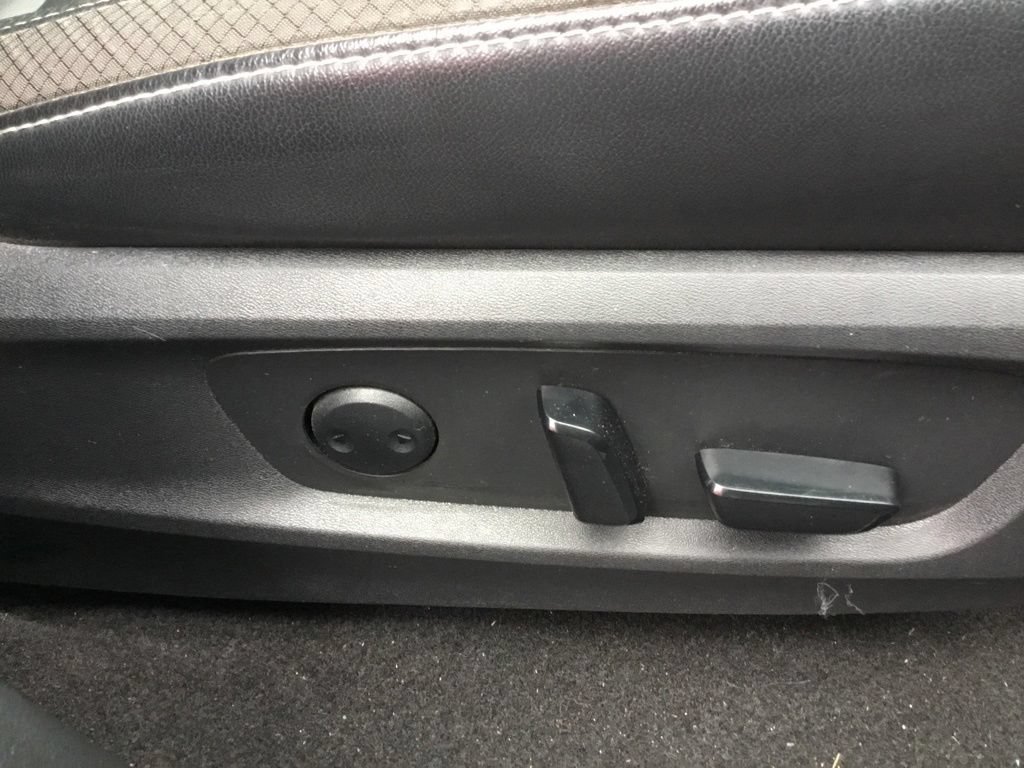 Used 2023 Nissan Pathfinder SL AWD/4WD image 43