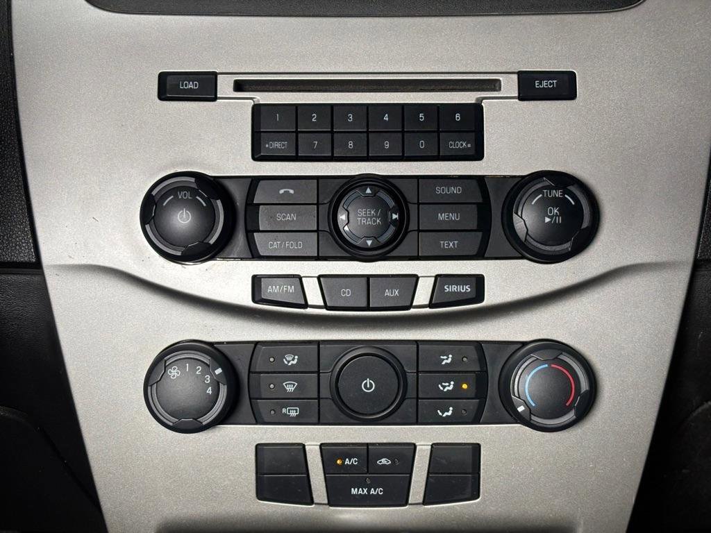 Used 2010 Ford Focus SE image 18