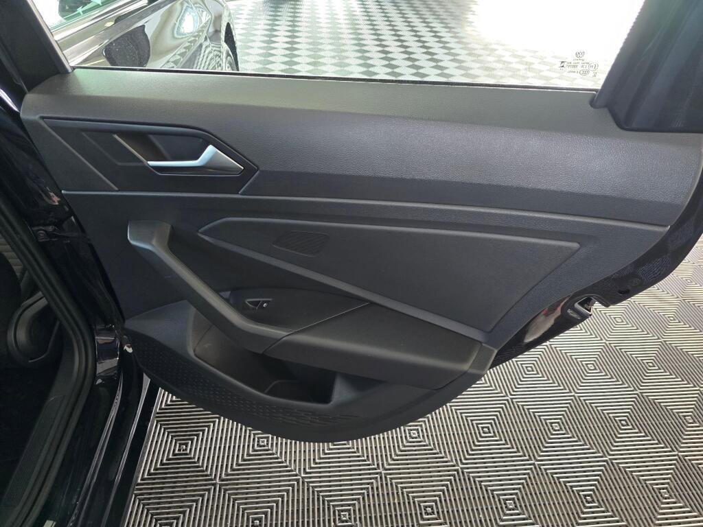 Used 2023 Volkswagen Jetta S w/ Driver Assistance Package image 37