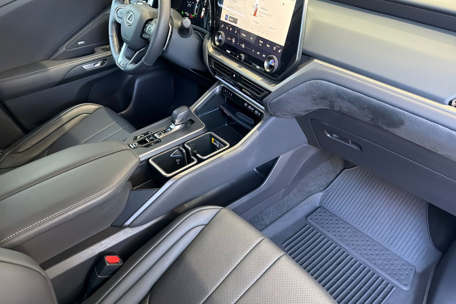 Certified 2025 Lexus TX 500h AWD w/ Technology Package image 21