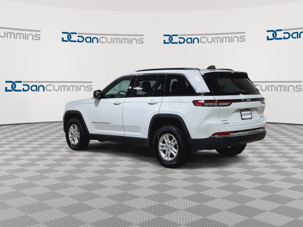 Used 2024 Jeep Grand Cherokee Laredo w/ Luxury Tech Group I AWD/4WD image 6