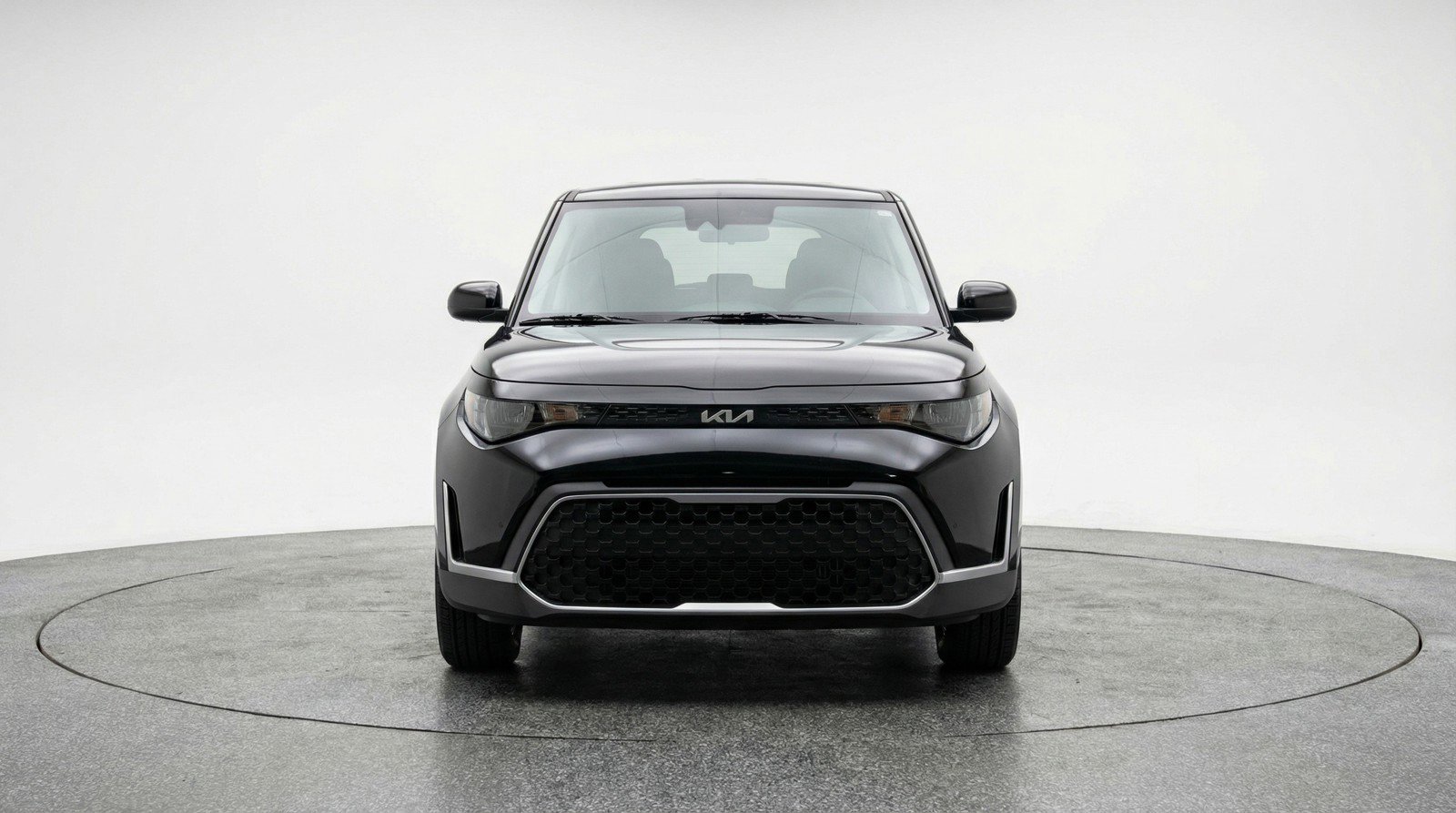 Used 2025 Kia Soul LX w/ LX Technology Package image 2