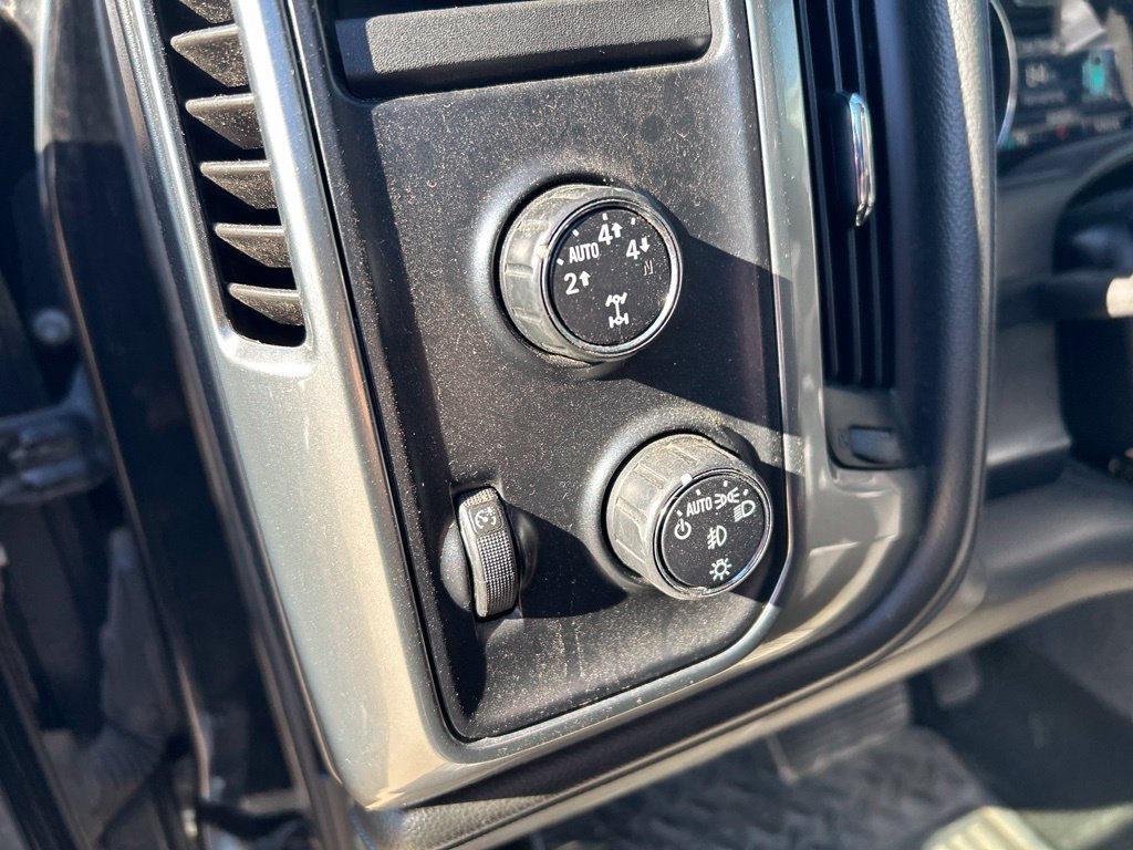 Used 2015 Chevrolet Silverado 1500 LTZ Z71 w/ LTZ Plus Package AWD/4WD image 20