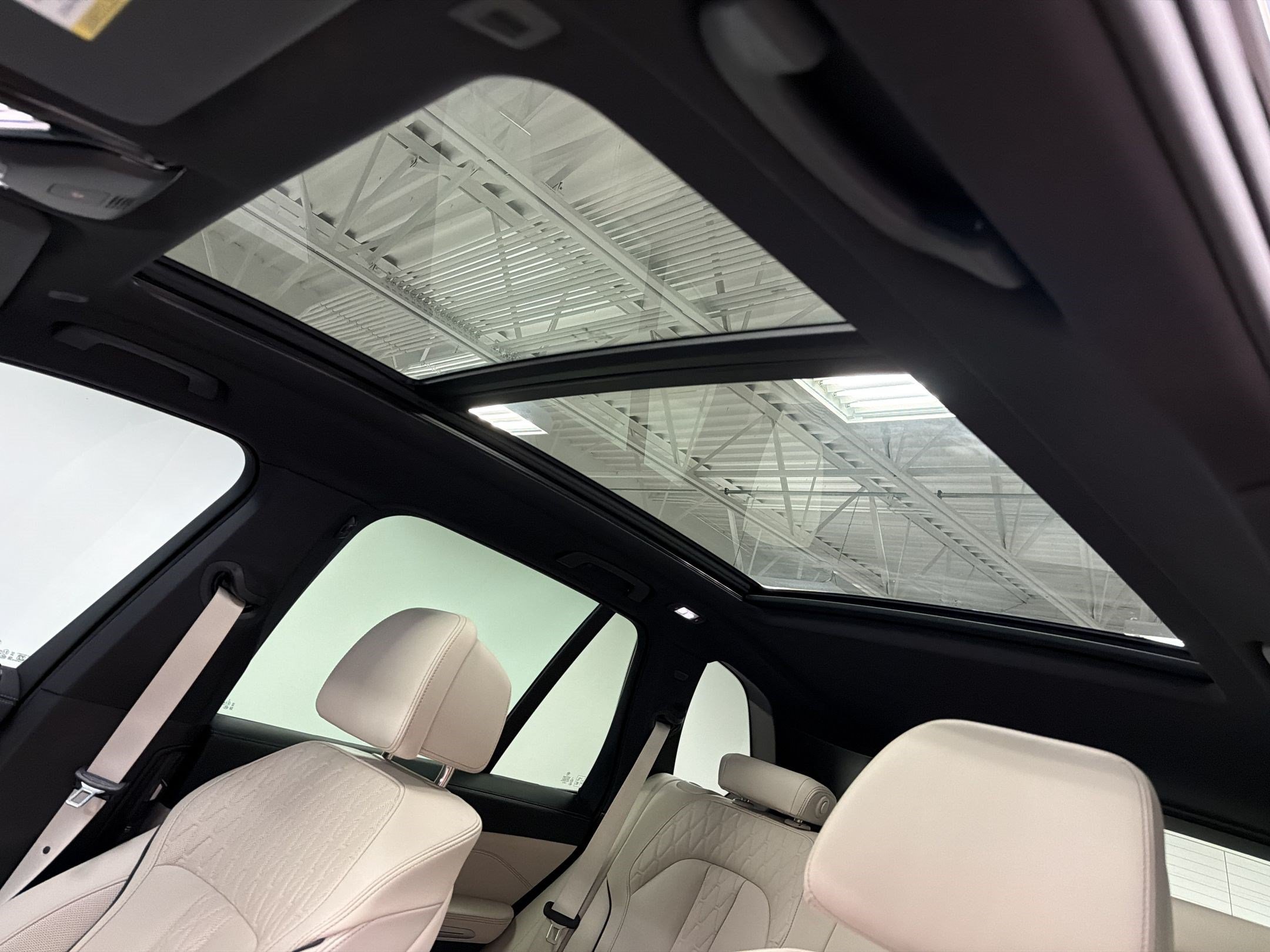 Certified 2025 BMW X5 sDrive40i w/ M Sport Package RWD image 16