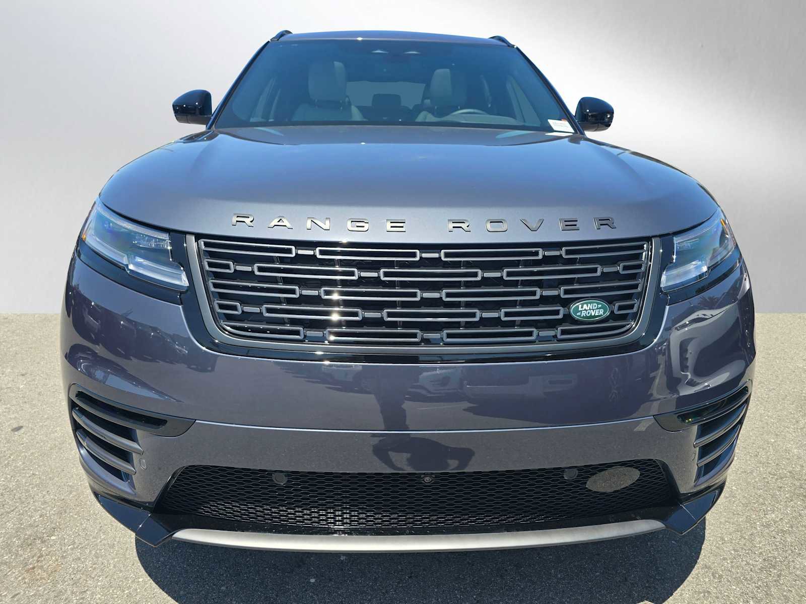 Certified 2026 Land Rover Range Rover Velar Dynamic SE image 2