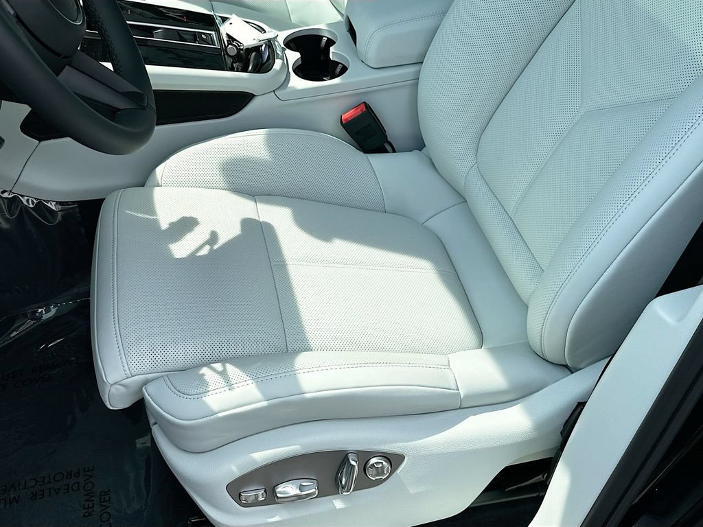New 2026 Porsche Macan AWD/4WD image 22