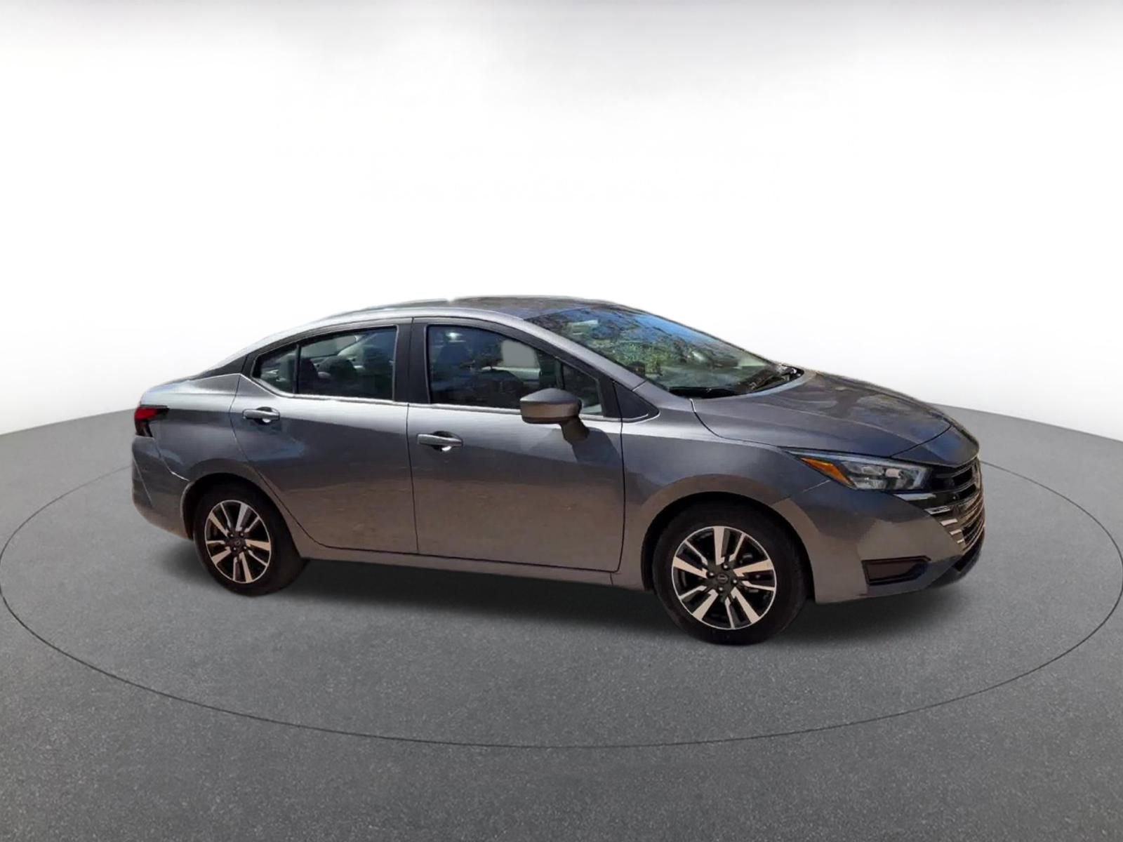 Used 2025 Nissan Versa SV FWD image 2