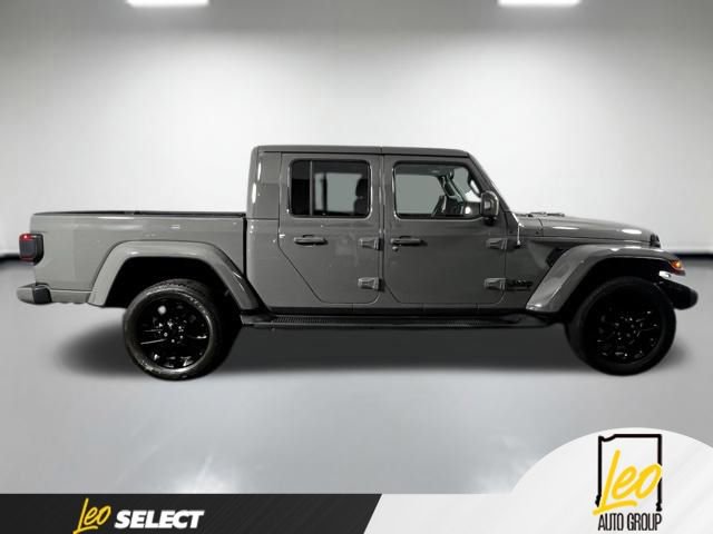 Used 2023 Jeep Gladiator Overland AWD/4WD image 4