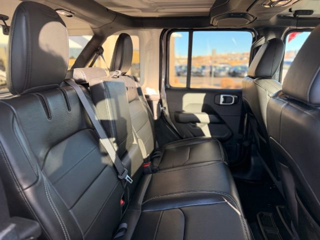 Used 2022 Jeep Wrangler Unlimited Sahara w/ Cold Weather Group AWD/4WD image 24