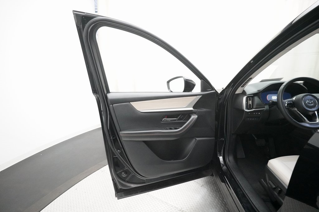 Certified 2025 MAZDA CX-90 Plug-In Hybrid w/Premium Sport image 29