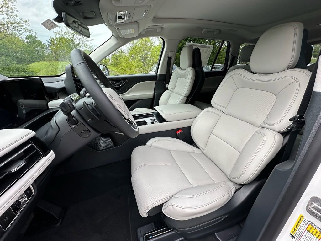 New 2026 Lincoln Aviator Reserve AWD/4WD image 17