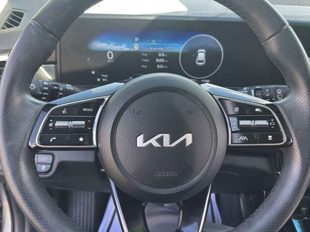 Certified 2024 Kia Seltos SX w/ SX Sunroof Package image 16