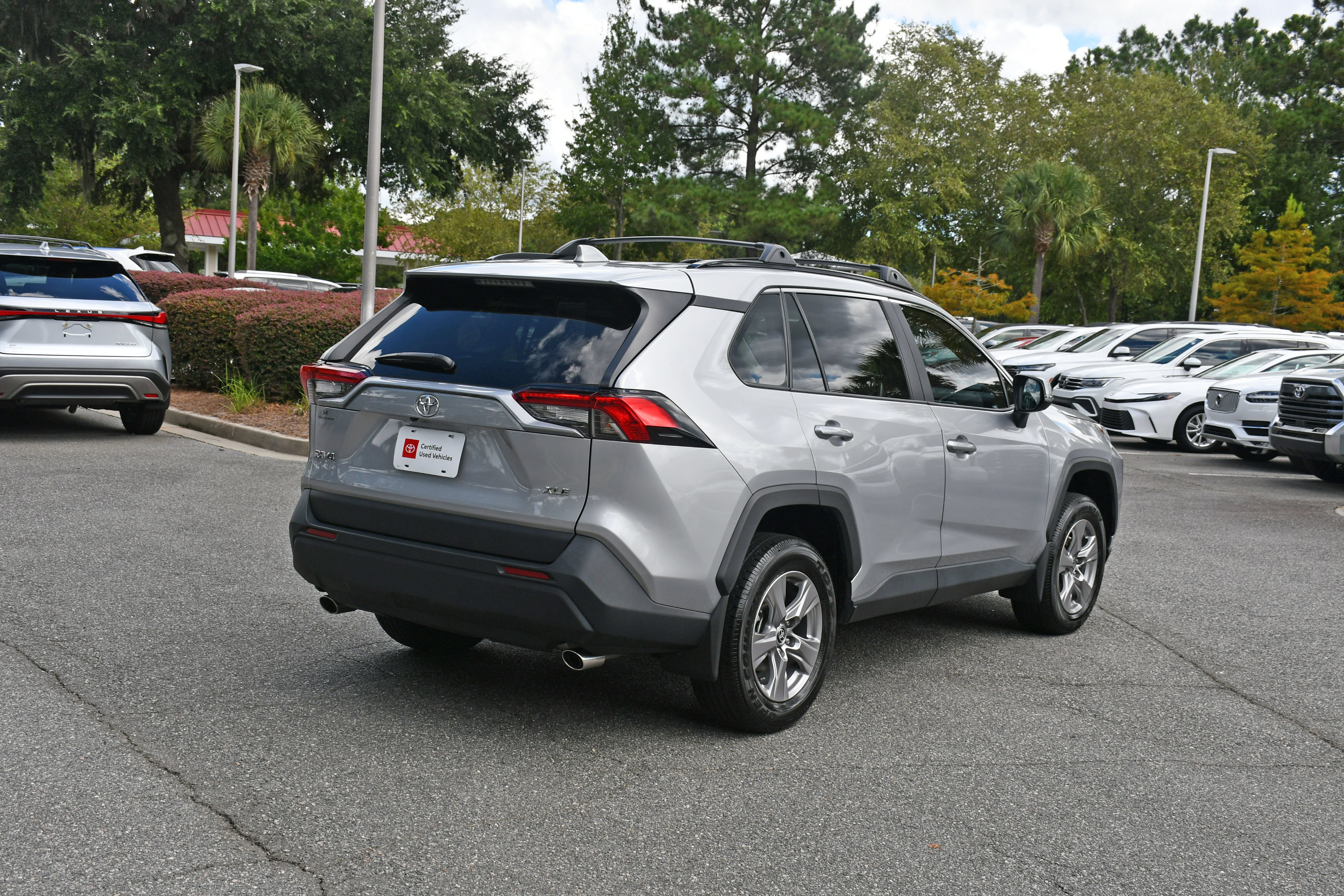 Certified 2025 Toyota RAV4 XLE FWD image 4