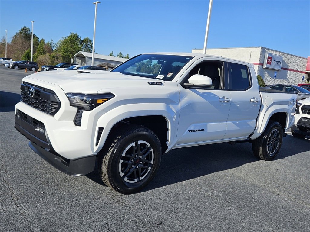 Used 2024 Toyota Tacoma TRD Sport image 3