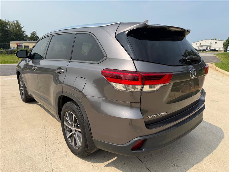 Used 2018 Toyota Highlander XLE AWD/4WD image 5