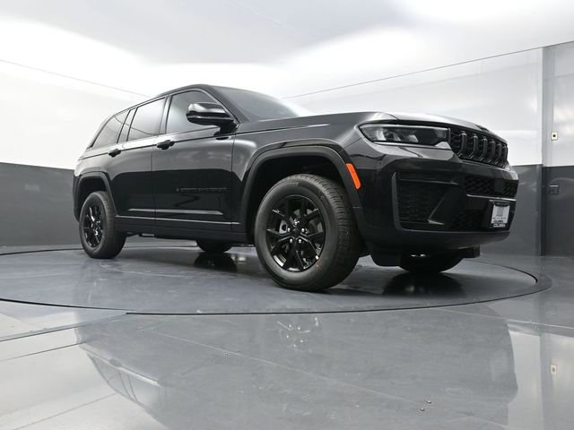 New 2026 Jeep Grand Cherokee Altitude AWD/4WD image 20