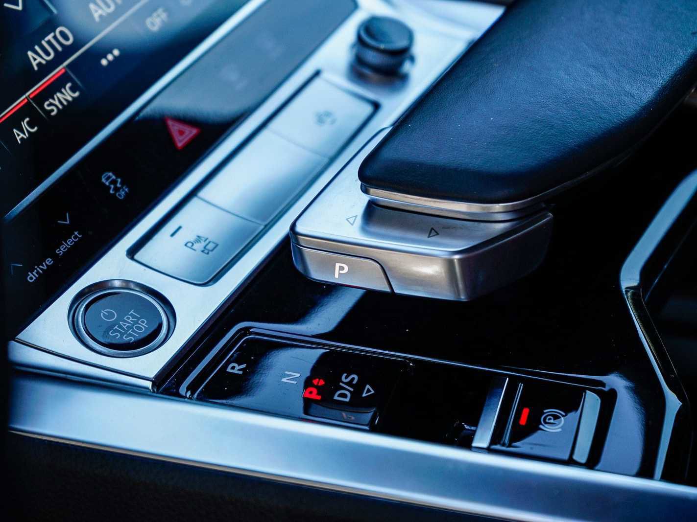 Used 2024 Audi Q8 e-tron Premium Plus w/ Premium Plus Package image 21