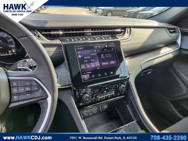 Certified 2025 Jeep Grand Cherokee Laredo w/ Luxury Tech Group I AWD/4WD image 22