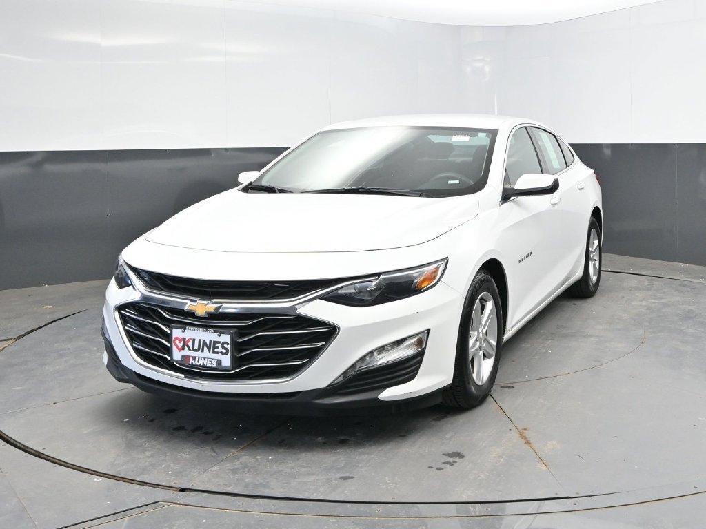 Used 2024 Chevrolet Malibu LT FWD image 3