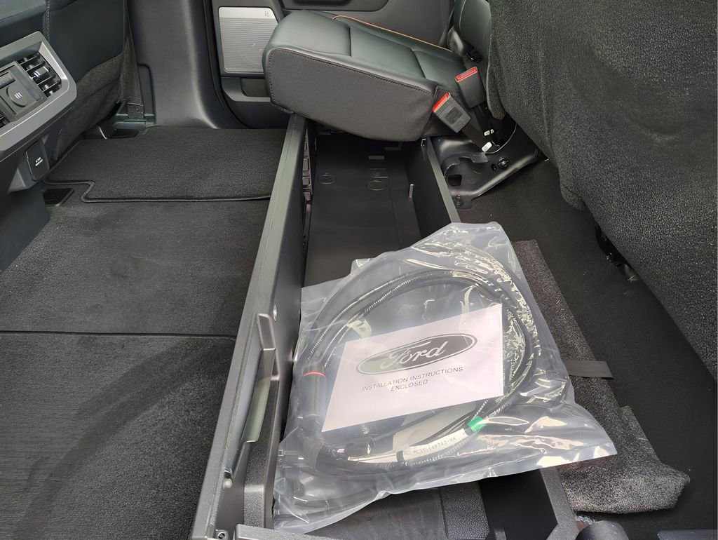 New 2026 Ford F350 Lariat w/ Black Appearance Package image 27