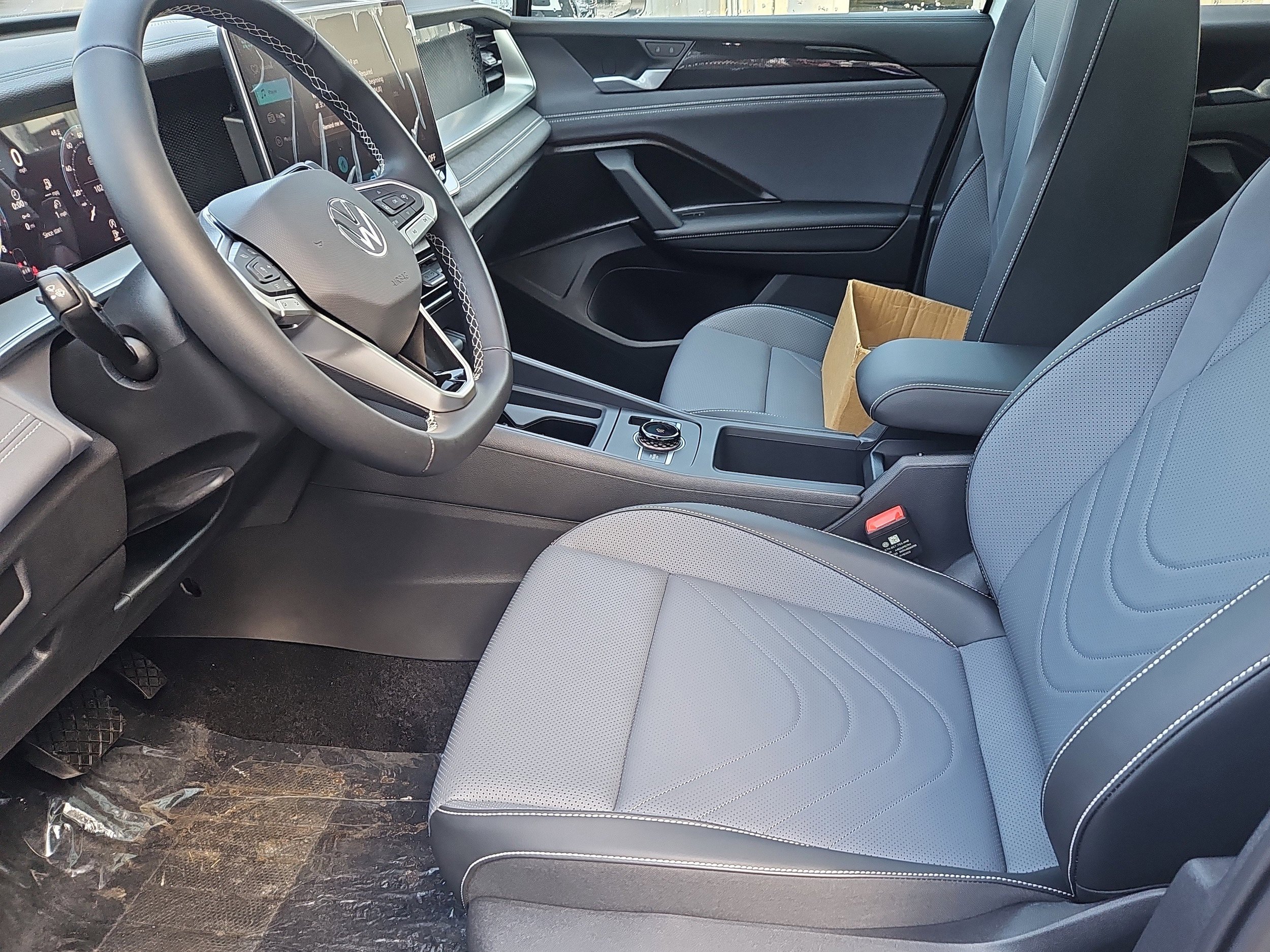 New 2026 Volkswagen Tiguan SE AWD/4WD image 17