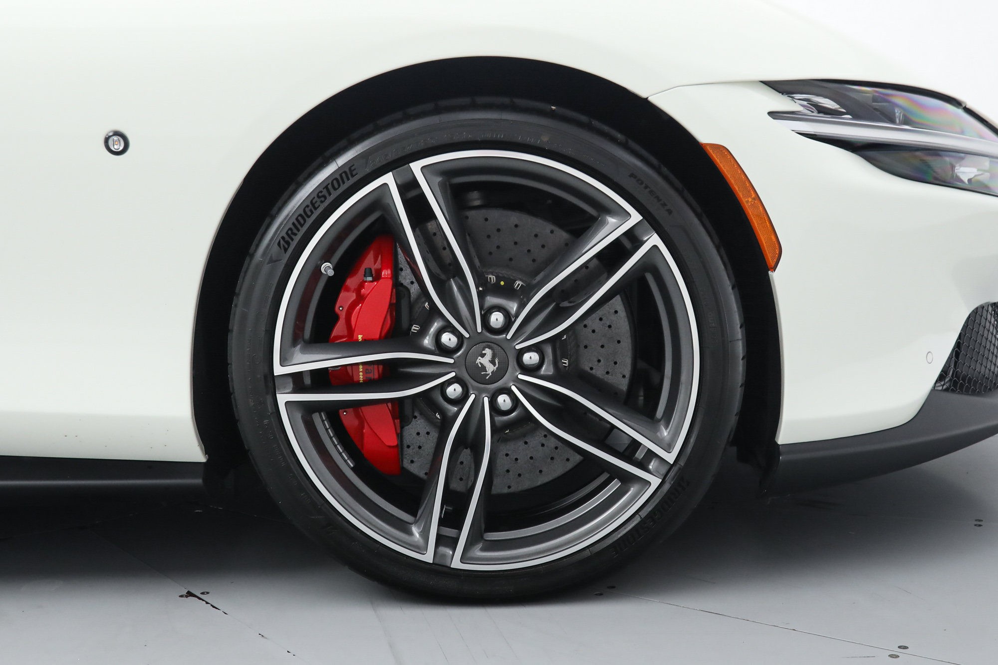 Certified 2025 Ferrari Roma Spider RWD image 42