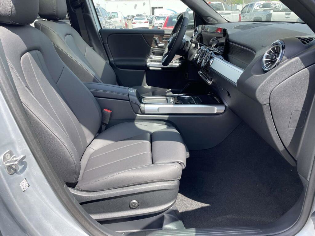 New 2026 Mercedes-Benz GLB 250 4MATIC image 19