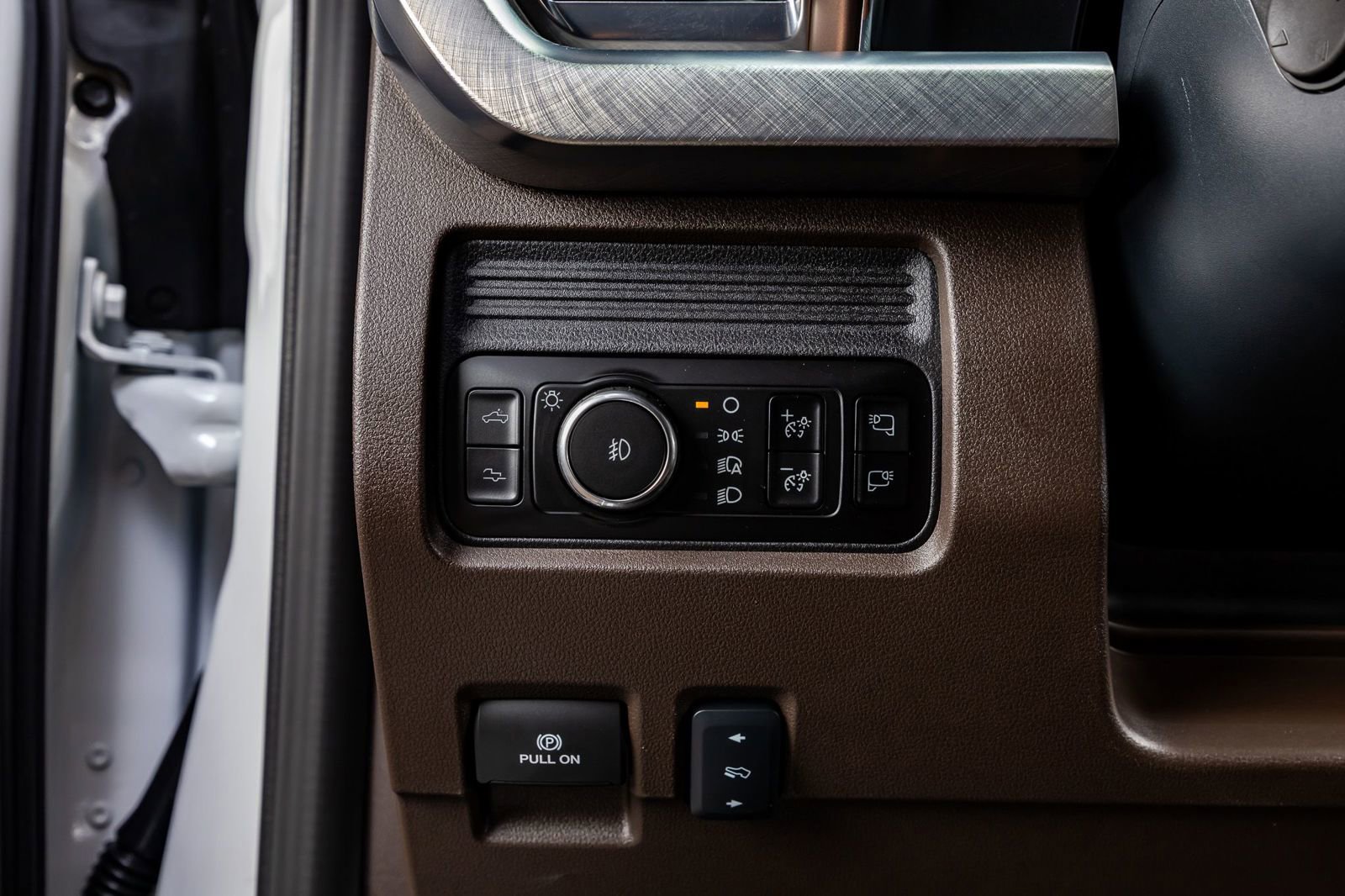 Used 2025 Ford F350 King Ranch w/ FX4 Off-Road Package image 21