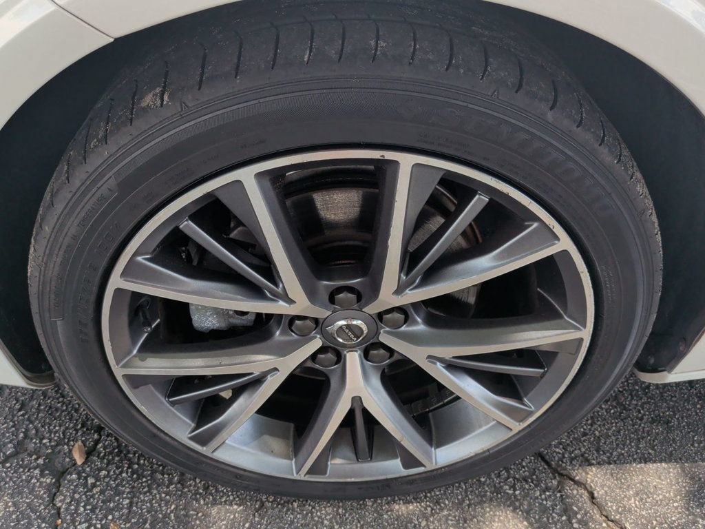 Used 2018 Volvo S90 T5 Momentum w/ Convenience Package FWD image 10