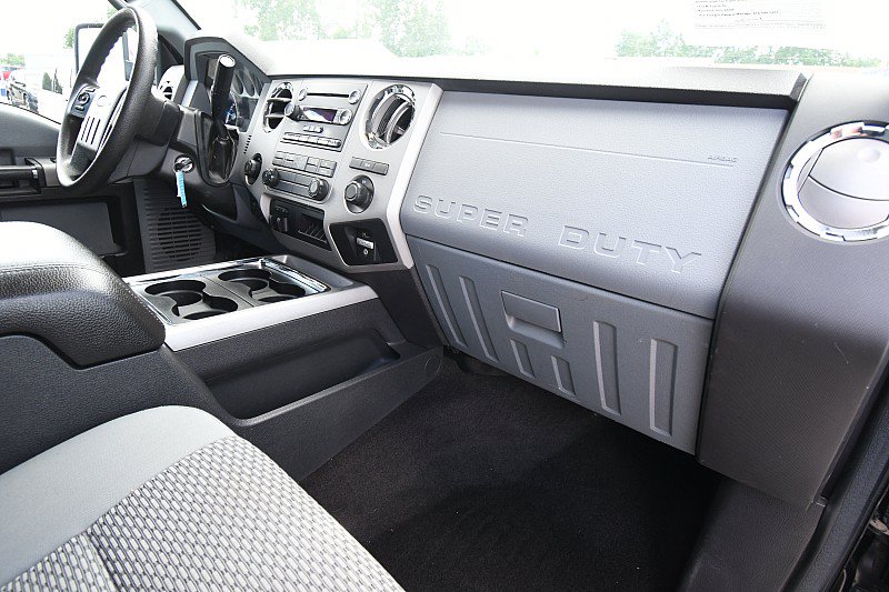 Used 2015 Ford F250 XLT w/ XLT Premium Package AWD/4WD image 21
