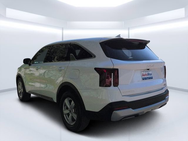 Used 2026 Kia Sorento LX FWD image 5